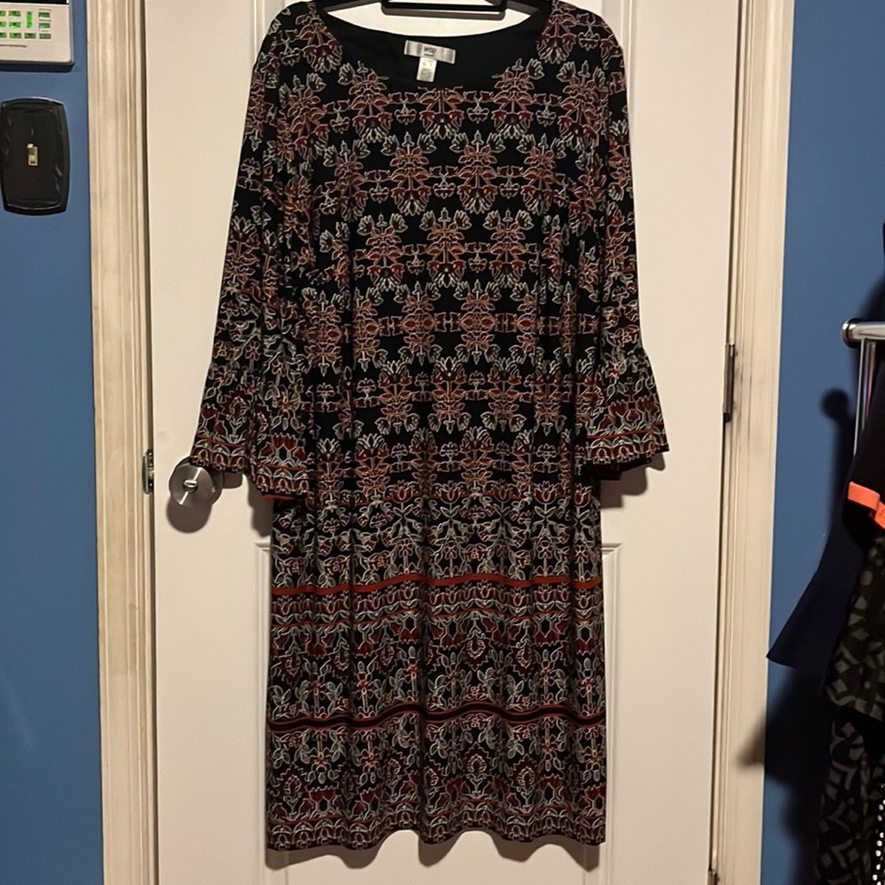 Printed shift dress with bell sleeves